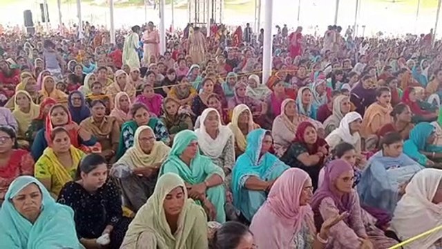 बुधरवाली में नामचर्चा व भंडारा, हजारों श्रद्धालुओं ने नाचते-गाते की शिरकत