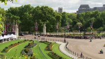 شاهد: موكب الملك تشارلز الثالث يصل إلى قصر باكنغهام في لندن