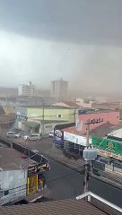 Com tempo chuvoso, ventania em Samambaia Norte assusta moradores