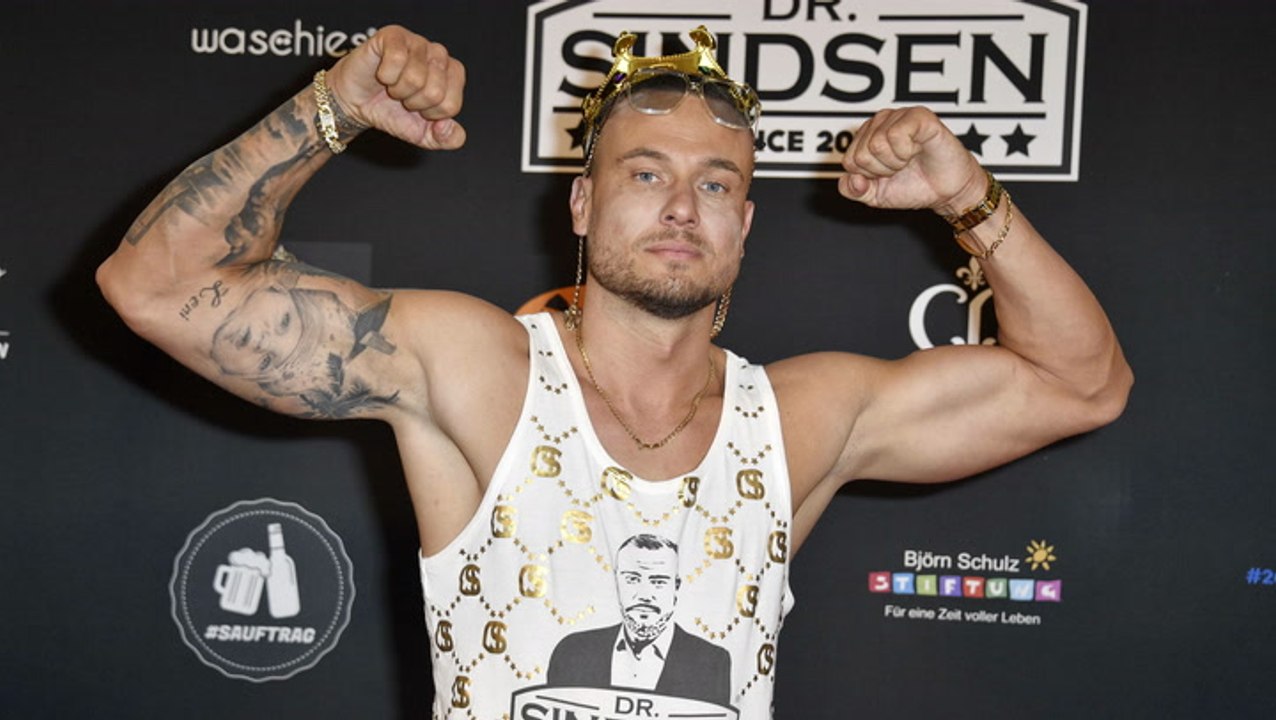 „Sommerhaus der Stars“: Deshalb trägt Eric Sindermann immer eine Krone