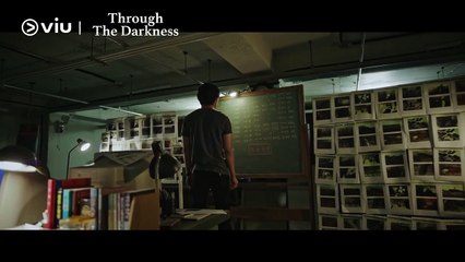 'Through the Darkness' - Tráiler oficial