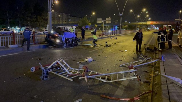 Trafik kazasında 2 kişi öldü, 2 kişi yaralandı