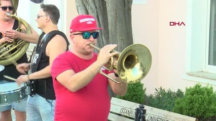 MACARİSTAN SOKAK BANDO GRUBU 'BAND OF STREETS' İSTANBUL'DA