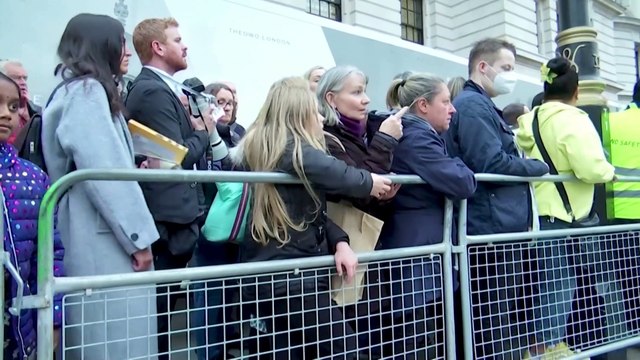 Mourners gather early in Westminster to pay tribute to Queen Elizabeth II
