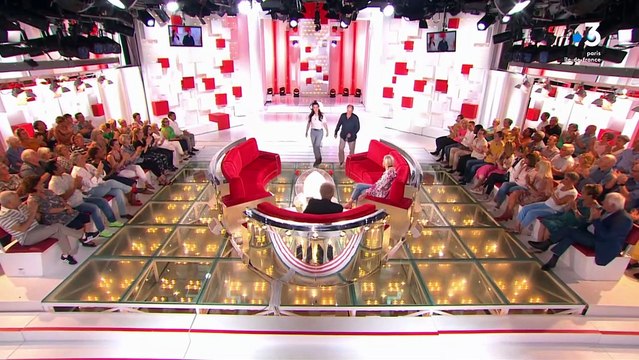 Chantal Ladesou et sa fille Clémence dans Vivement dimanche sur France 3.