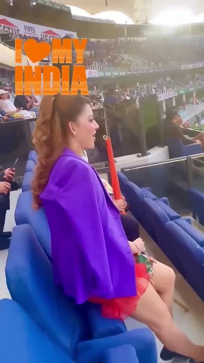 urvashi rautela india vs Pakistan match/उर्वशी रौतेला भारत बनाम पाकिस्तान मैच/مباراة أورفاشي راوتيلا الهند وباكستان