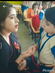 teacher ko aise bacchon ko samjhana chahie pyar se bahut acchi video hai