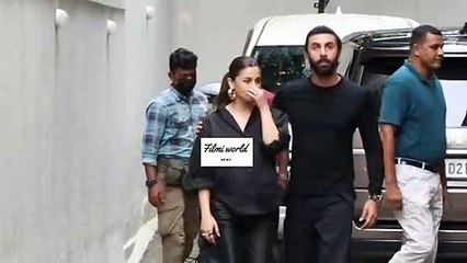 Ranbir Kapoor Shocking Reaction to Alia Bhatt Looks _ Brahmastra Movie Promotion