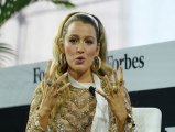 “Vous faites peur à mes enfants”, enfermée à son domicile, Blake Lively s’adresse aux “11 hommes” qui se trouvent H24 devant sa porte !