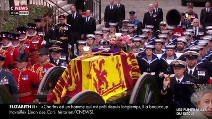 Download Video: Obsèques de la Reine: Les images du cercueil de la reine Elizabeth II qui a quitté Westminster Hall tiré par 142 marins avant d’arriver à l’abbaye de Westminster - VIDEO