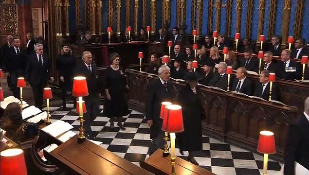 Los exprimeros ministros británicos desfilan en Westminster