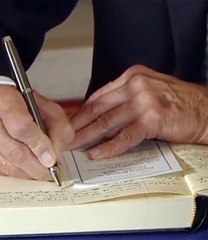 Biden kameralardan yine kaçamadı, bu seferki gündemi kopya kağıdı