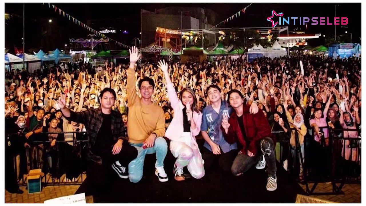 Momen Momo Nyanyi Tanpa Band Geisha Pukau Penonton