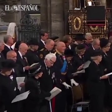 Felipe VI y Letizia, sentados junto a Juan Carlos y Sofía en Westminster.