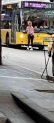 Alkollü kadın trafiği birbirine kattı