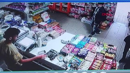 FATİH'TE POLİSLERİ VURAN SALDIRGANLARIN MARKETTEKİ FOTOĞRAFLARI