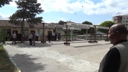 Aynı gün ölen anne ve oğlu yan yana toprağa verildi