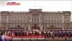 Funérailles d'Elizabeth II: le cercueil passe devant Buckingham Palace
