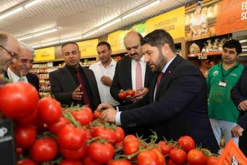 Erzurum haberleri | Türkiye'nin en ucuz salkım domatesi Aziziye'de