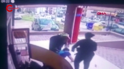 Erkek hemşire, boşanma aşamasındaki eşi ve annesi tarafından dövüldü