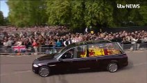 Obsèques de la Reine: Regardez les images du corbillard royal avec le cercueil d’Elizabeth II applaudi par la foule avec de se rendre à Windsor - VIDEO