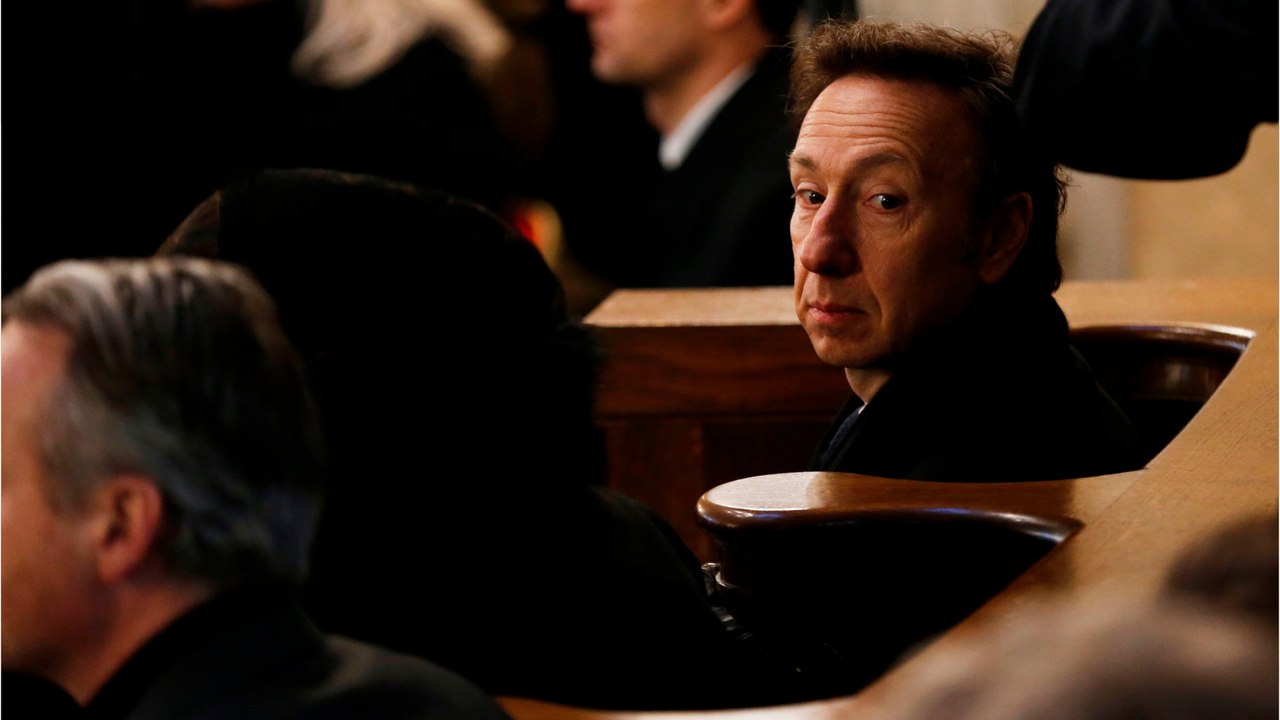 V2 VOICI : Obsèques d'Elizabeth II : ce sujet sur lequel Stéphane Bern a peur de sécher pendant le grand direct (1)