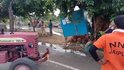 अब जागे जिम्मेदार, चार विभाग मिलकर रहे कर रहे सड़कों को साफ