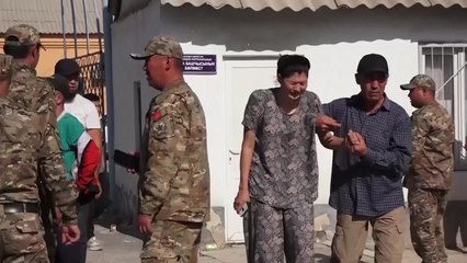 중앙아 키르기스·타지크 국경 무력 충돌...약 100명 사망 / YTN