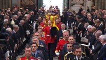 Reino Unido despide a su reina con un solemne funeral y ante 2.000 invitados