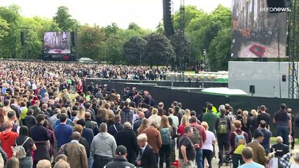 Milhares de pessoas despedem-se da rainha Isabel II
