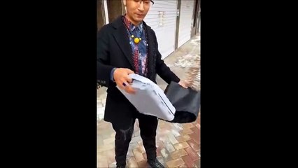 Toilettes portables pliantes qui tiennent dans un sac... pratique