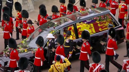 Los restos mortales de Isabel II descansan en el palacio de Windsor