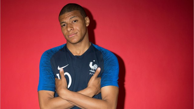VOICI - Kylian Mbappé : la star de l'équipe de France refuse une nouvelle fois de participer à la prochaine séance photo des Bleus