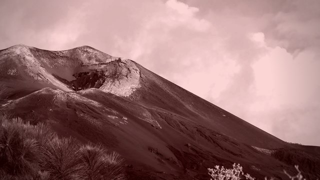 Un año de la erupción de La Palma: vecinos a la intemperie y una incertidumbre económica latente