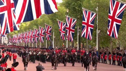 التاسعة هذا المساء| مشهد مهيب لحشود بالملايين في الوداع الأخير للملكة إليزابيث