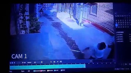 बेरोजगार पुत्र ने पिता को पीटा, पीछे भागा