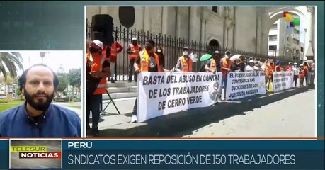 Mineros peruanos realizan un plantón frente a Poder Judicial