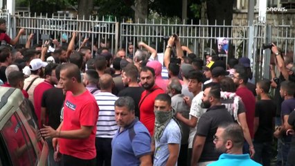Protestas en Líbano por la detención de dos clientes que quisieron sacar sus ahorros por la fuerza