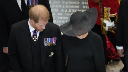 Sie tun es wieder: Harry und Meghan halten Händchen