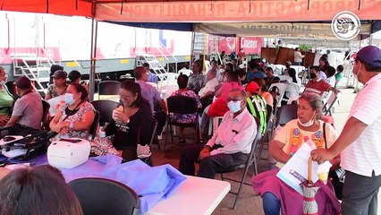 Madrugan en Coatzacoalcos para ser atendidos por el ´Doctor Vagón´