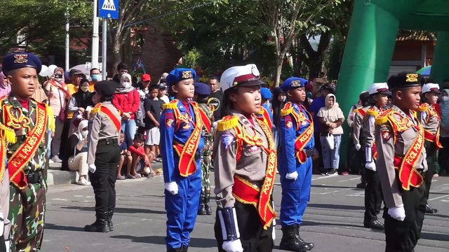Polres Trenggalek Gelar Senam Dan Lomba Mewarnai Hari Lantas Di Alon Alon