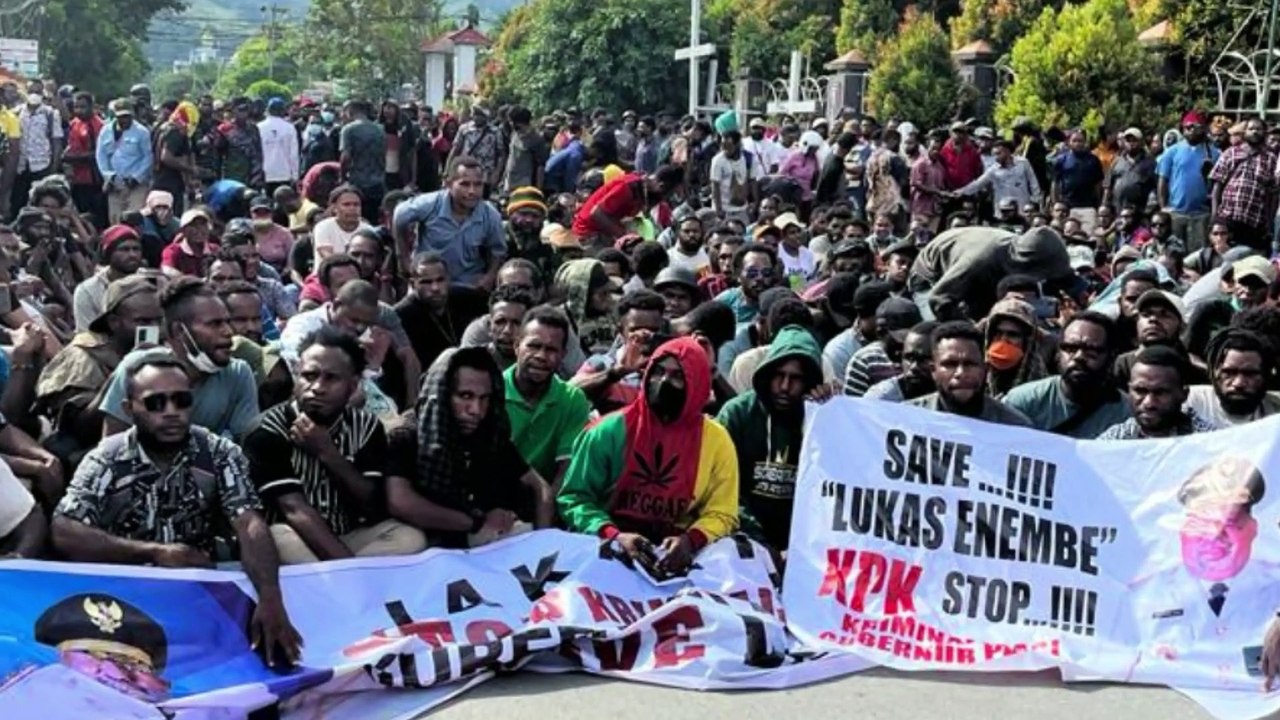 DEMO PAPUA HARI INI || PENDUKUNG LUKAS ENEMBE