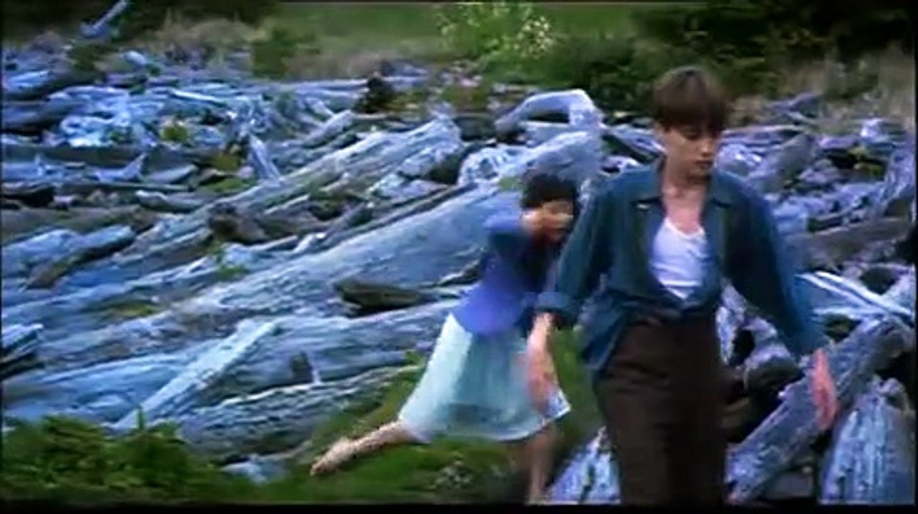 La neige tombait sur les cèdres Bande-annonce (EN)