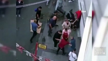 Sokak ortasında tekme tokat darbedildi