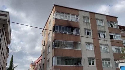 Sultangazi'de bir evde çıkan yangın hasara yol açtı