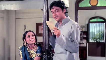 Jaya Bhaduri's Fun Romantic Scene | Swarup Dutta | Kamini Kaushal | Uphaar Movie (1971)