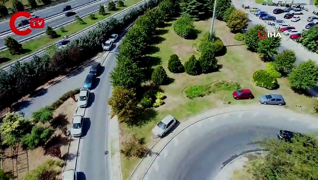 Kuyumcukent esnafından yüksek otopark aidatlarına tepki: Yol kenarına park ettiler