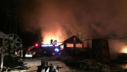 Erzurum’da kereste fabrikasında yangın