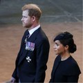 Funérailles d’Elisabeth II : les tendres gestes du prince Harry pour soutenir Meghan Markle