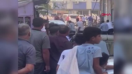 Son dakika haberi! BARIŞMAK İÇİN BULUŞUP TAŞLI, SOPALI, SANDALYELİ KAVGA ETTİLER; O ANLAR KAMERADA